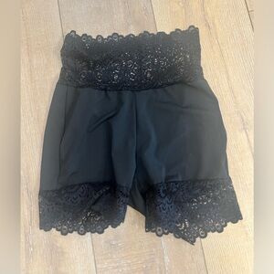 Women’s Black Lace Trim High-Waisted Shorts. Size small.